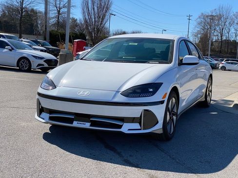 New 2025 Hyundai Ioniq 6 SE RWD image 3