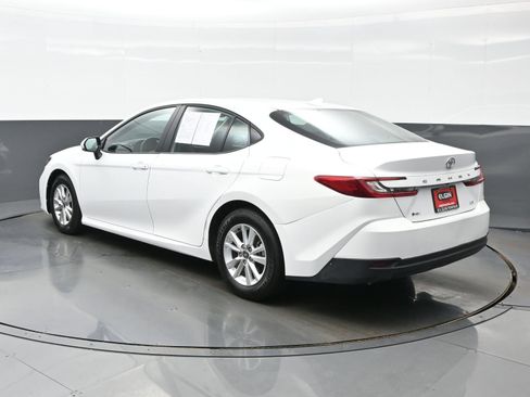 Used 2025 Toyota Camry LE FWD image 4