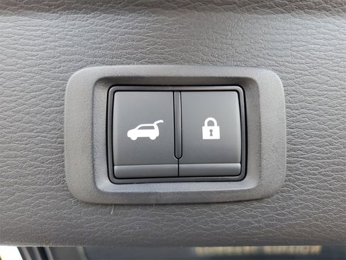 New 2025 Mitsubishi Outlander SE image 30