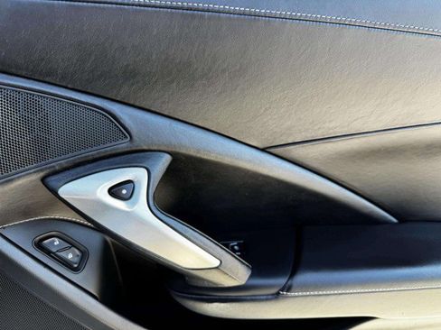 Used 2015 Chevrolet Corvette Z06 w/ 3LZ Preferred Equipment Group image 40