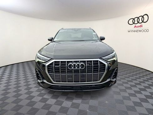 Certified 2025 Audi Q3 2.0T Premium Plus w/ Premium Plus Package image 2