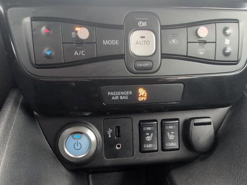 Used 2019 Nissan Leaf SL w/ SL Technology Package image 18