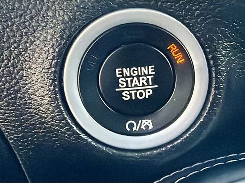 Used 2017 Dodge Challenger R/T Scat Pack RWD image 31