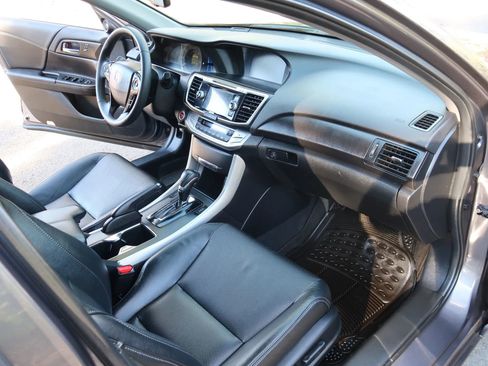 Used 2015 Honda Accord EX-L image 18
