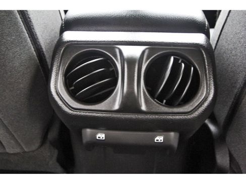 Used 2024 Jeep Gladiator Sport image 16