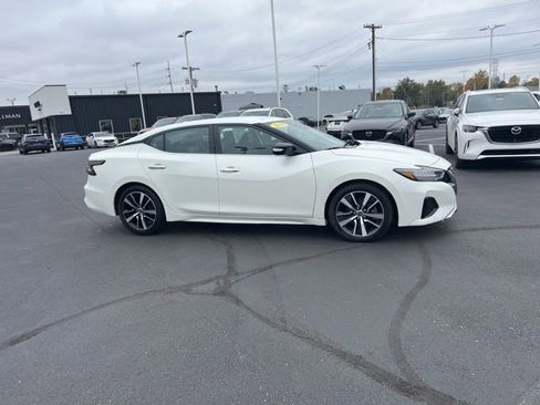 Used 2023 Nissan Maxima SV w/ Floor Mat Group image 3