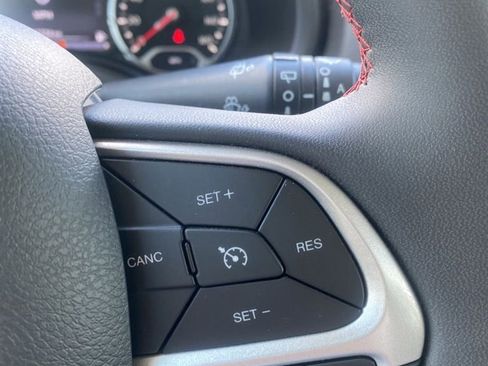 Used 2023 Jeep Renegade Trailhawk image 33