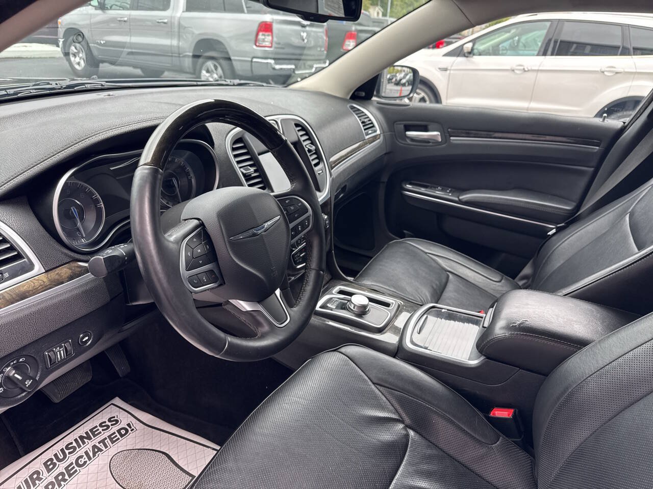 Used 2017 Chrysler 300 C w/ Safetytec Plus Group AWD/4WD image 14