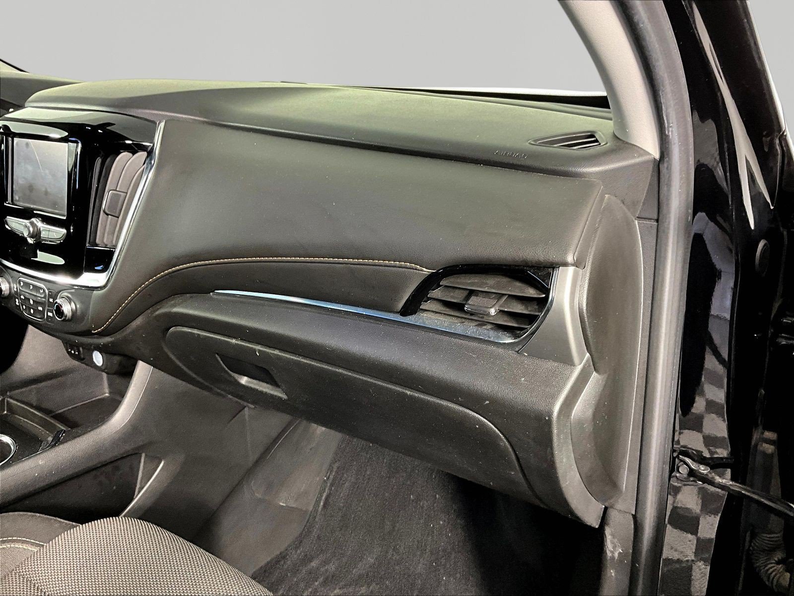 Used 2020 Chevrolet Traverse LS FWD image 25