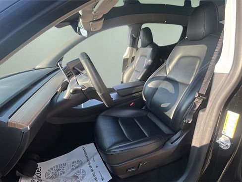 Used 2021 Tesla Model Y Long Range image 15