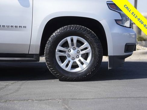 Used 2019 Chevrolet Suburban LT image 4