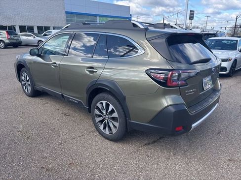 Used 2023 Subaru Outback Touring image 4