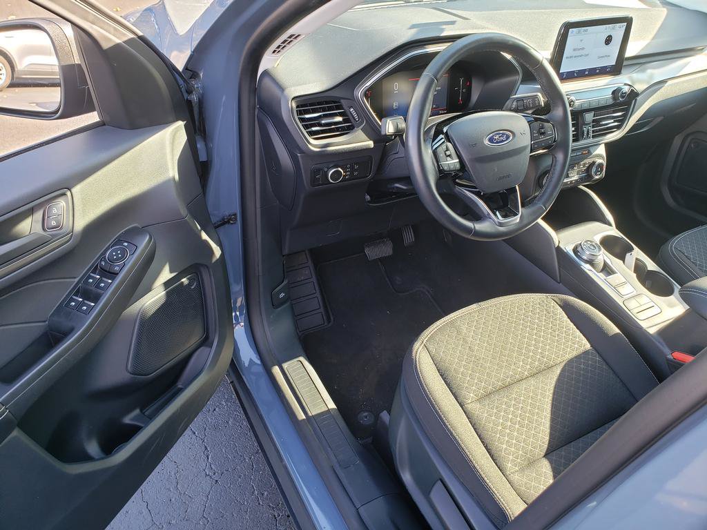 Used 2025 Ford Escape Active w/ Cold Weather Package FWD image 10