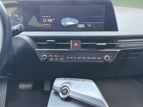 Used 2024 Kia EV6 Light RWD image 8