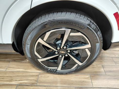Used 2025 Chevrolet Equinox EV LT w/ Convenience Package image 23