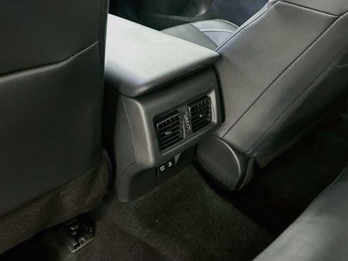 Used 2025 Toyota Camry SE FWD image 28