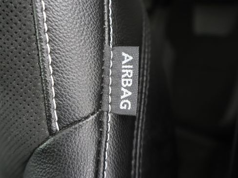 Used 2023 Ford Edge ST image 43