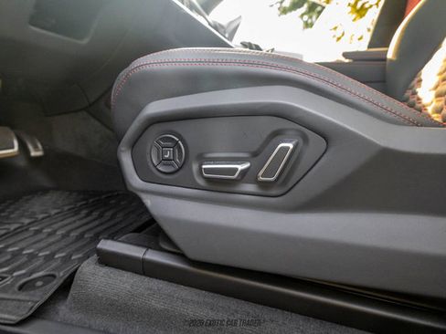 Used 2024 Lamborghini Urus S AWD/4WD image 29