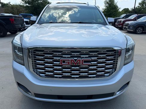 Used 2018 GMC Yukon Denali w/ Denali Ultimate Package AWD/4WD image 2