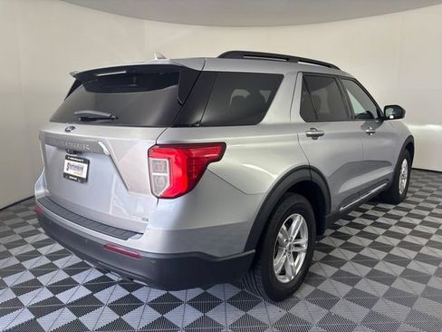 Used 2020 Ford Explorer XLT AWD/4WD image 37