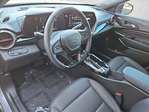 Used 2024 Chevrolet Trax RS w/ Sunroof Package image 12