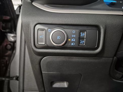Used 2023 Ford Explorer XLT w/ Equipment Group 202A AWD/4WD image 18