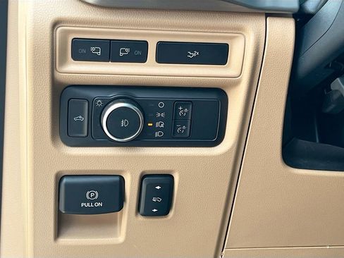Used 2022 Ford F150 Lariat AWD/4WD image 10