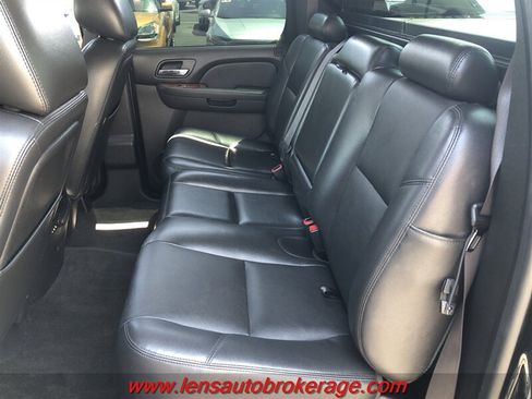 Used 2013 Chevrolet Avalanche LTZ AWD/4WD image 18