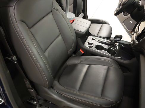 Used 2023 Chevrolet Traverse LT w/ LT Premium Package image 28