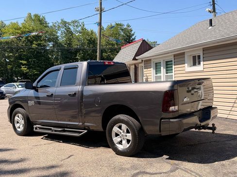 Used 2019 RAM 1500 Express AWD/4WD image 4