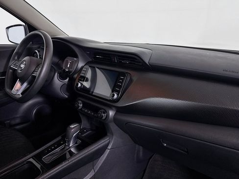 Used 2021 Nissan Kicks SV FWD image 29