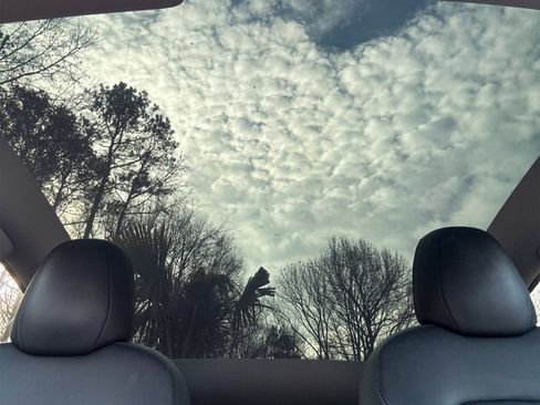 Used 2022 Tesla Model Y Performance image 25