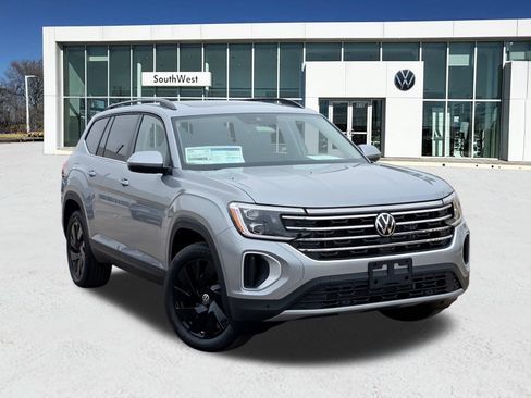 New 2026 Volkswagen Atlas SE FWD image 1