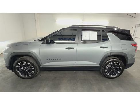 Used 2026 Chevrolet Equinox RS w/ Convenience Package III FWD image 5