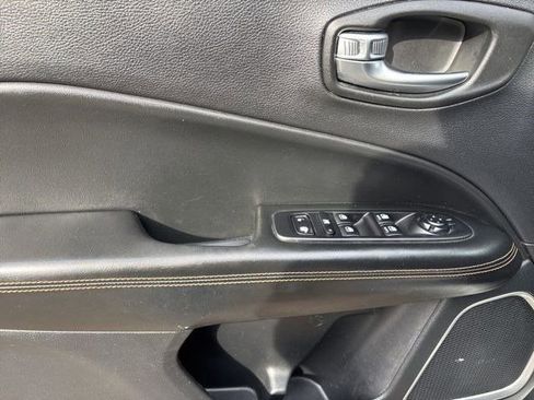 Used 2020 Jeep Compass Limited image 13