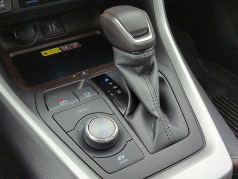 Certified 2023 Toyota RAV4 Limited AWD/4WD image 16