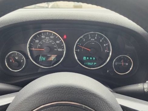 Used 2015 Jeep Wrangler Unlimited Sahara AWD/4WD image 28
