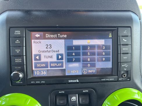 Used 2013 Jeep Wrangler Unlimited Rubicon w/ Dual Top Group AWD/4WD image 16