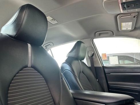 Used 2023 Toyota Camry SE FWD image 13