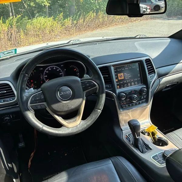 Used 2016 Jeep Grand Cherokee Limited AWD/4WD image 28