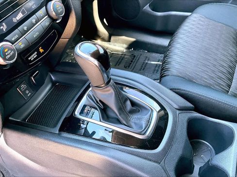 Used 2017 Nissan Rogue SV w/ Midnight Edition Package image 16