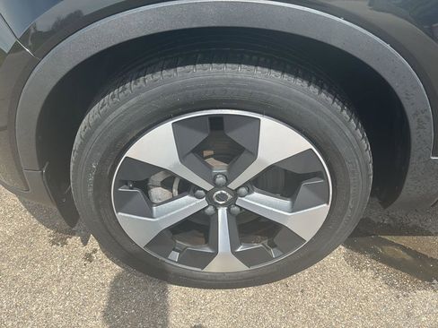Used 2023 Volvo XC40 B5 Plus w/ Climate Package AWD/4WD image 9