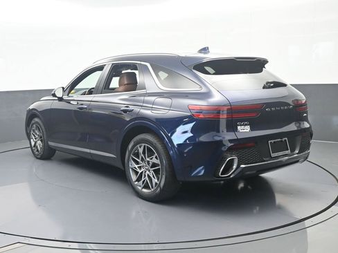 Used 2022 Genesis GV70 2.5T w/ Advanced Package image 4