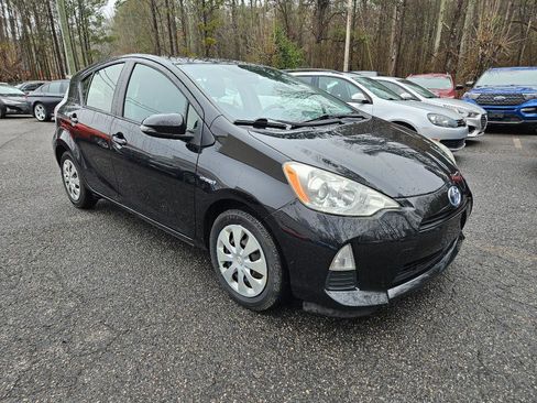 Used 2014 Toyota Prius C Two image 13