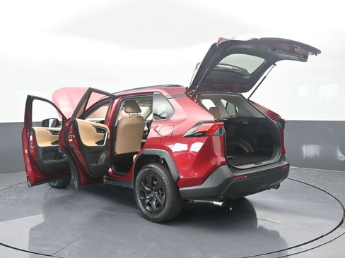 Used 2019 Toyota RAV4 LE image 73