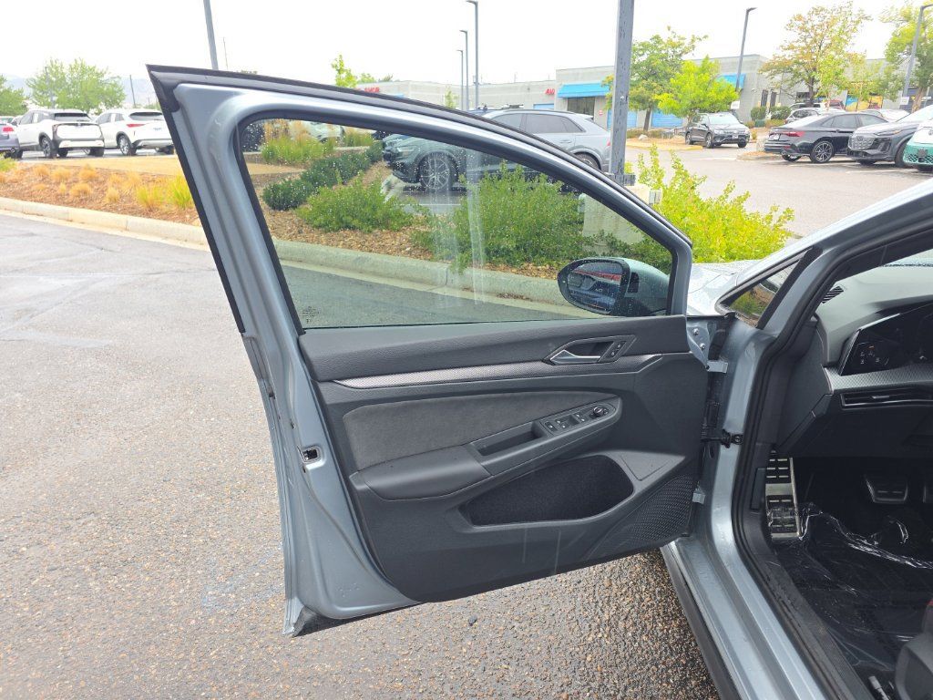 Certified 2025 Volkswagen GTI SE FWD image 10
