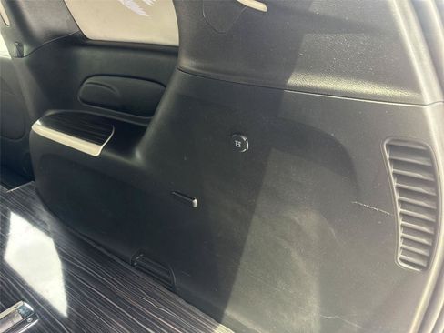 Used 2022 Chrysler Pacifica Touring FWD image 15