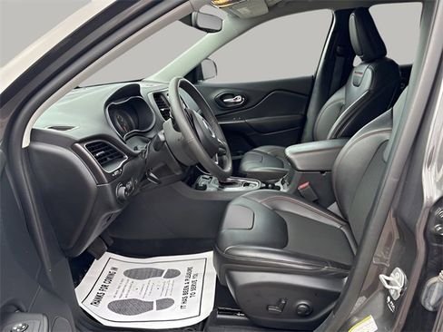 Used 2022 Jeep Cherokee Trailhawk w/ Trailer Tow Group image 7