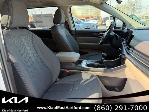New 2026 Kia Carnival LX FWD image 12