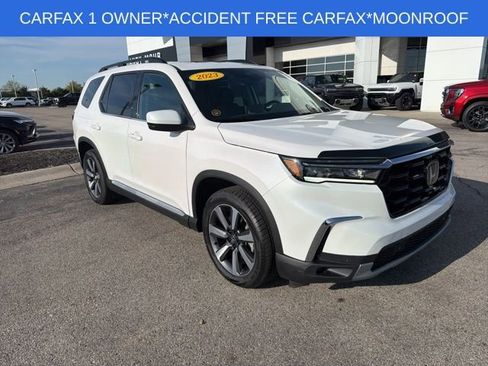 Used 2023 Honda Pilot Touring image 3